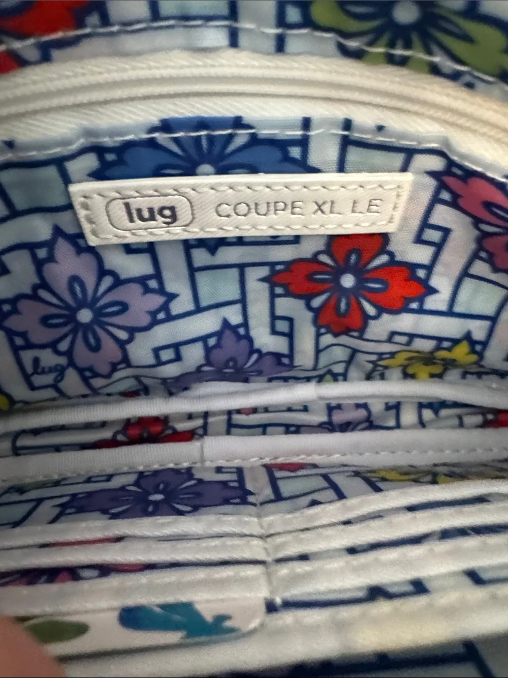 Rare-lug coupe XL Limited Edition white Satin Luxe heart crossbody/belt bag